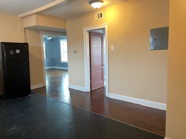 Building Photo - 1820 W 78th St