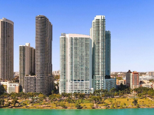 Building Photo - 1800 N Bayshore Dr Building Photo - 1800 N Bayshore Dr