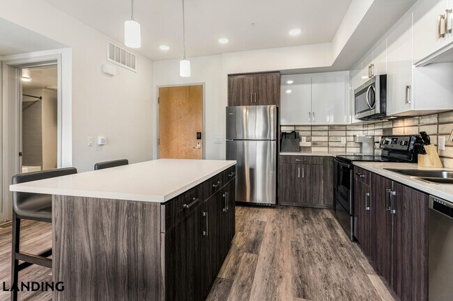 Foto del edificio - 6430 142nd Ave N