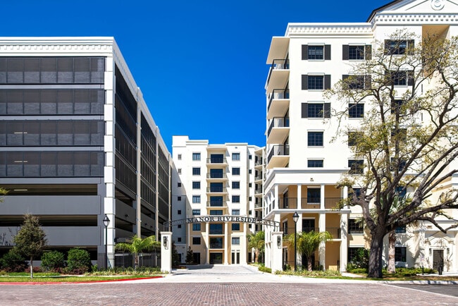 Foto del edificio - Manor Riverside