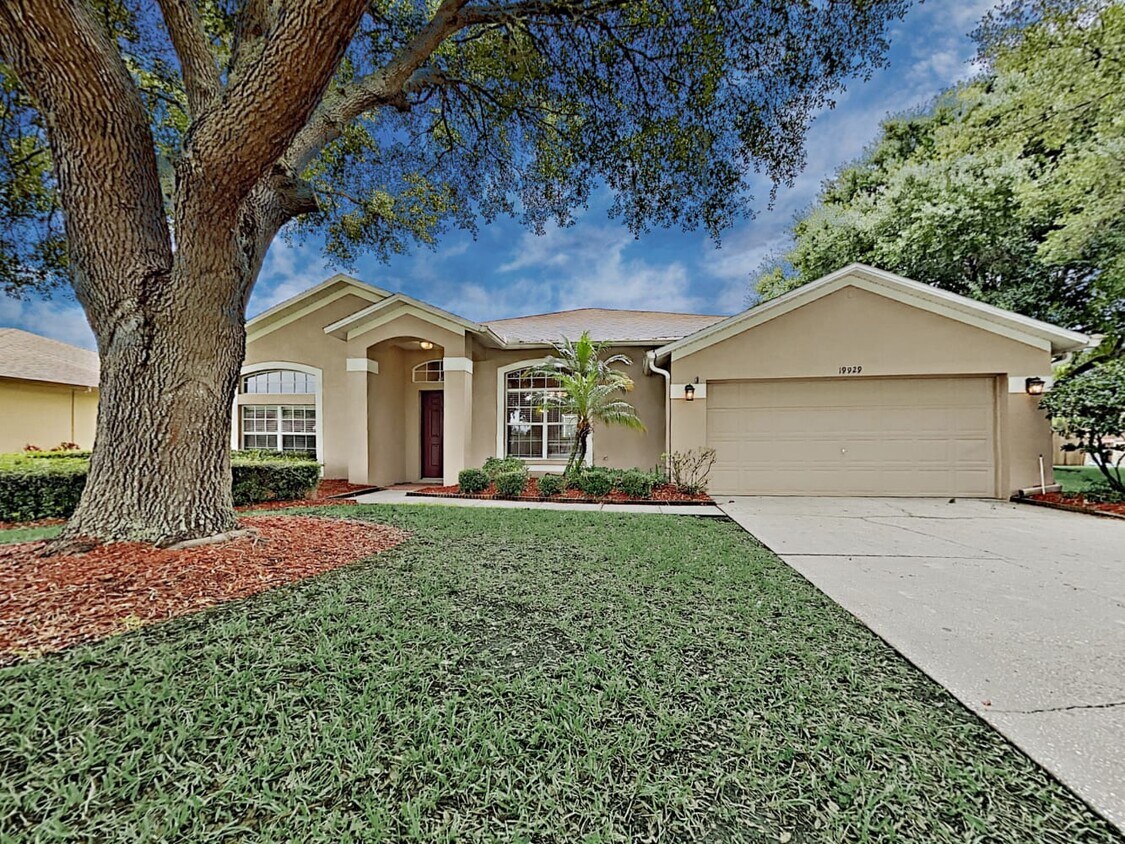 Primary Photo - 19929 Wyndmill Cir