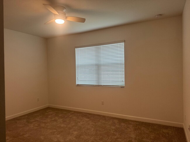 Foto del edificio - 220 SE Woodbark St