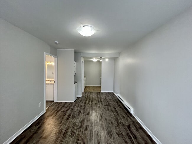 Building Photo - 24 Liverpool Ave