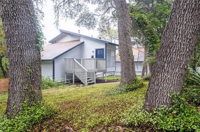 Building Photo - 6205 Shadow Valley Dr