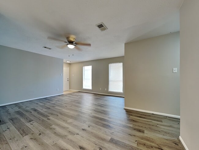 Building Photo - 18109 Eganville Cir