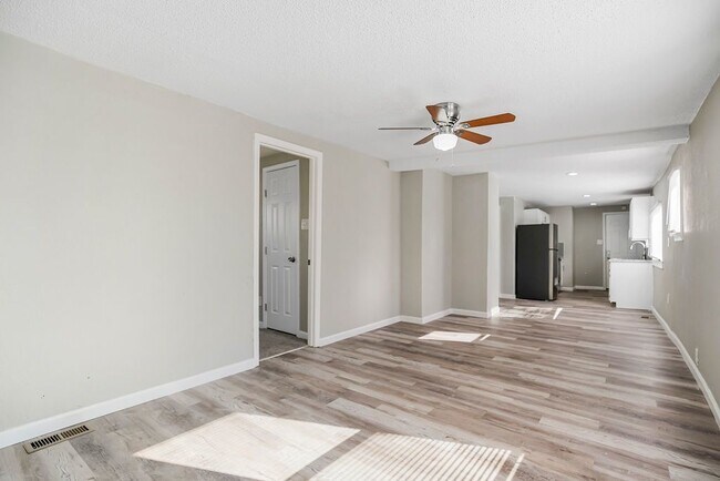 Building Photo - Amazing 3 Bedroom Corner Lot!