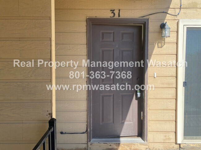 Foto del edificio - Come See This Great 2 Bedroom 1 Bath Condo...