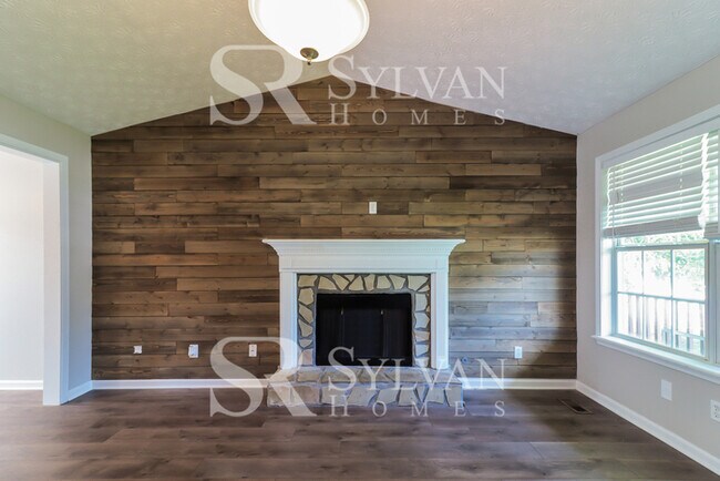 Building Photo - Carve Out a Great Life Here!