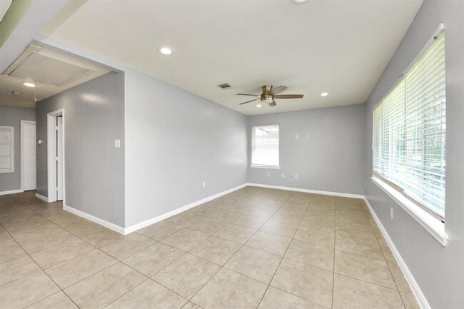 Foto del edificio - 743 Eastlake St
