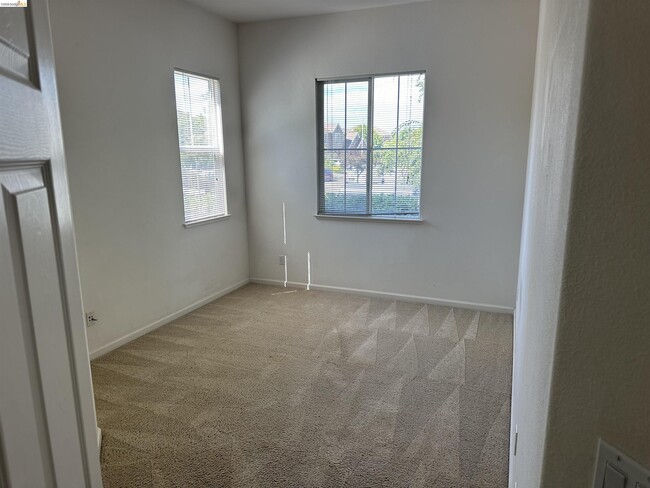 Building Photo - 5616 Plumbridge Way