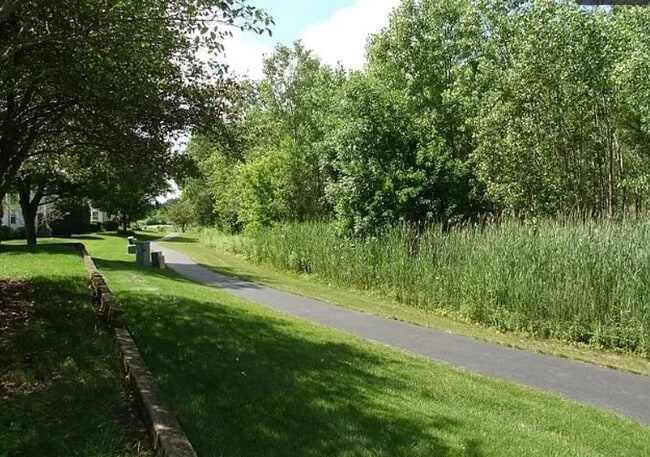 Building Photo - 2526 Looking Glass Ct