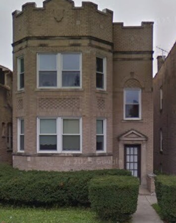 Building Photo - 5621 N Maplewood Ave