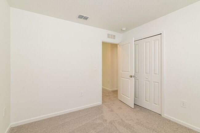 Foto del edificio - 4636 Hikers Dr