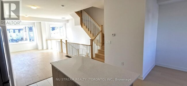 Photo du bâtiment - 9 Carl Hl Ln