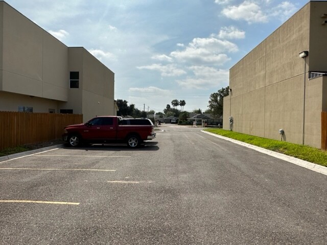 Foto del edificio - 3920 W Daffodil Ave