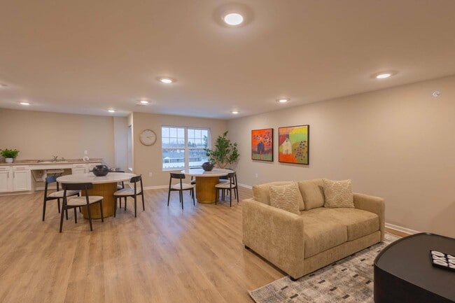 Building Photo - Juniper Crossing