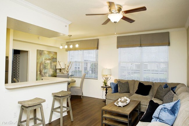 Building Photo - 3 br, 2 bath Apartment - West Park Village