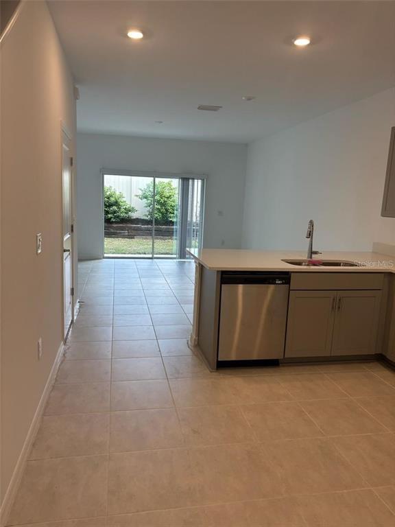 Foto del edificio - 8629 Daybreak St
