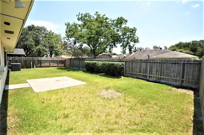 Foto del edificio - 2314 Crooked Ln