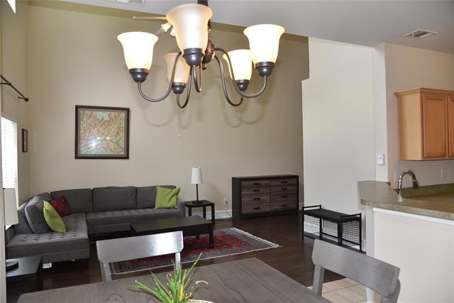 Foto del edificio - 3212 Judge Holland Ln