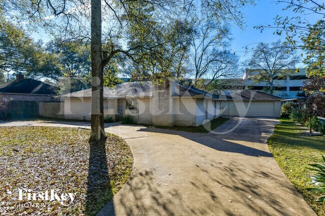 Foto del edificio - 214 Oakwood Dr