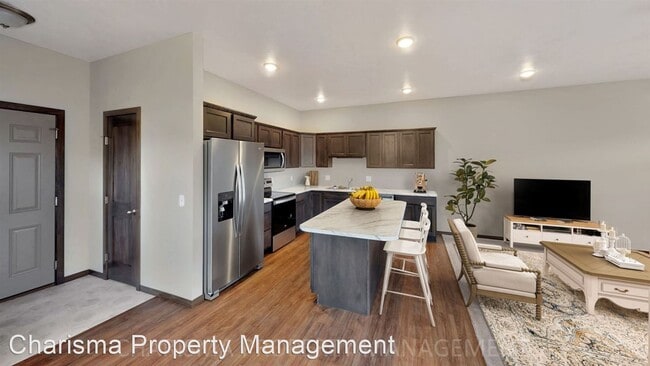 Building Photo - 3 br, 2.5 bath House - 225 E Ivy Road  - 2...
