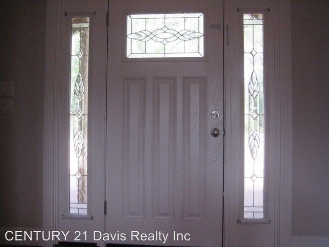 Building Photo - 4 br, 3 bath House - Lawrence Way 17067