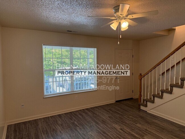 Foto del edificio - 5620 Boxwood Garden Way