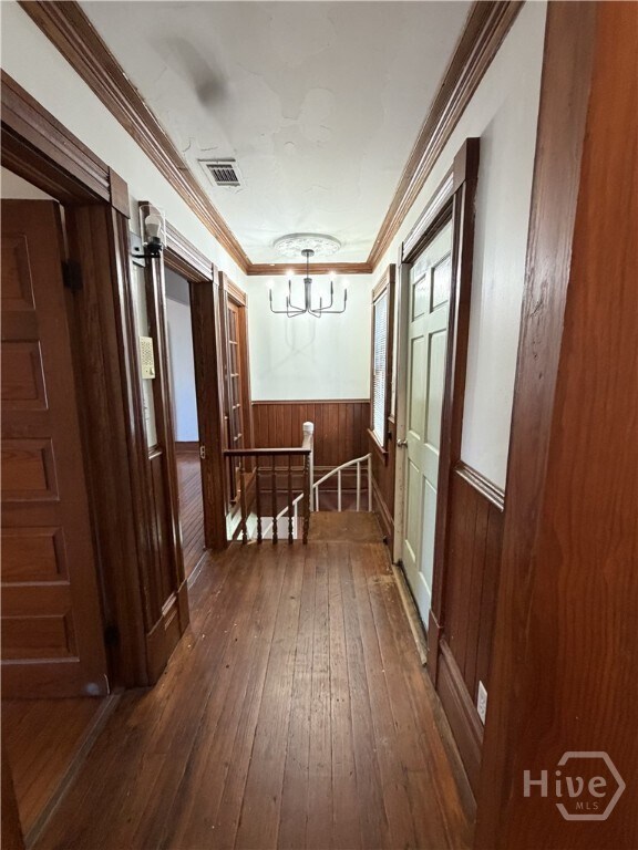 Foto del edificio - 228 E Henry St