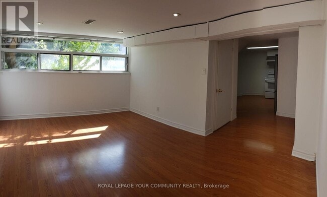 Building Photo - 106 Connaught Ave