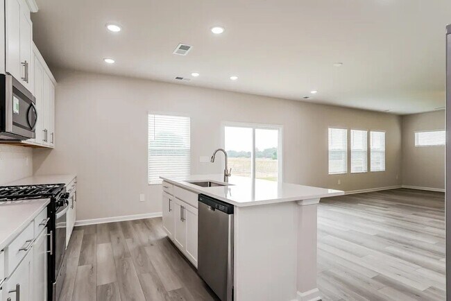 Foto del edificio - 620 White Birch Ln