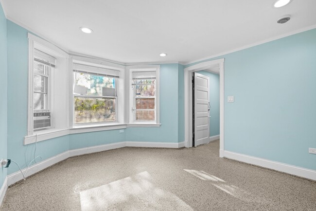 Building Photo - 2321 S Albany Ave