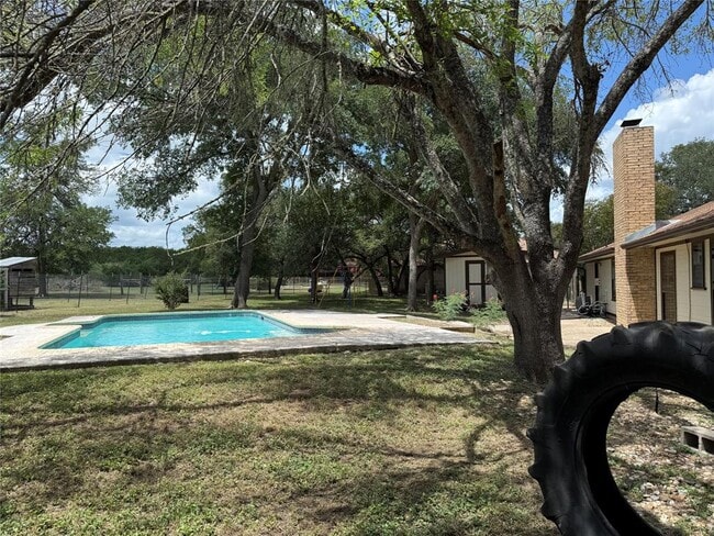 Foto del edificio - 331 Live Oak Dr