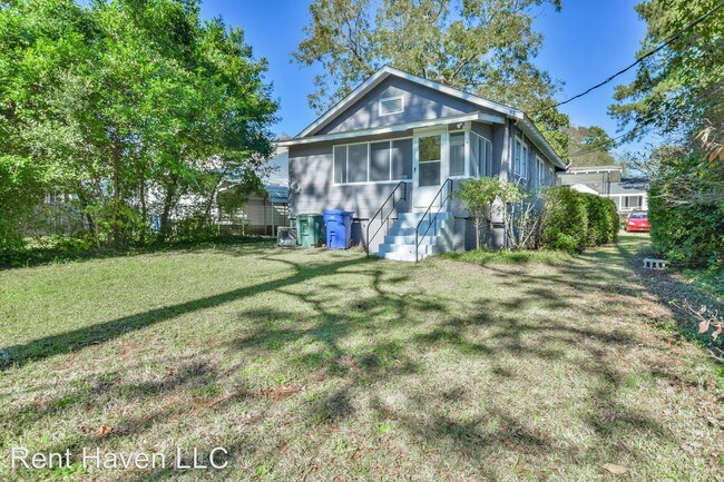 Building Photo - 3 br, 1 bath House - 608 Muller Ave