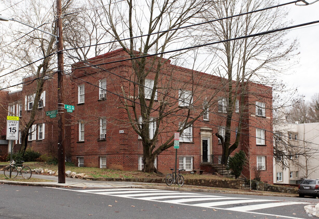 Foto del edificio - 4016 Calvert St NW