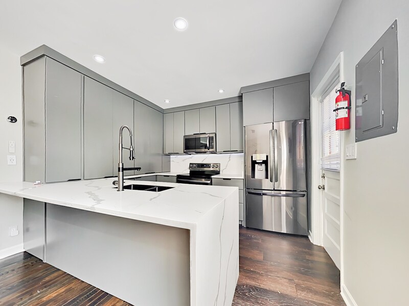 Foto principal - 425 Lindbergh Dr NE