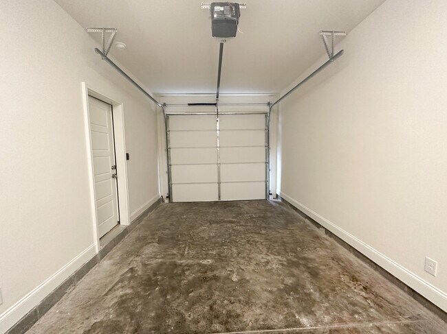 Foto del edificio - 5214 Donlyn Ln