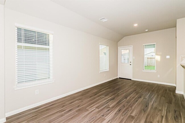 Foto del edificio - 5127 Shelby Katherine Dr