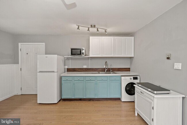 Building Photo - 4740 Frederick Ave