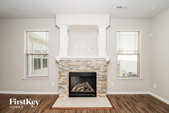 Foto del edificio - 127 Wintergreen Ct