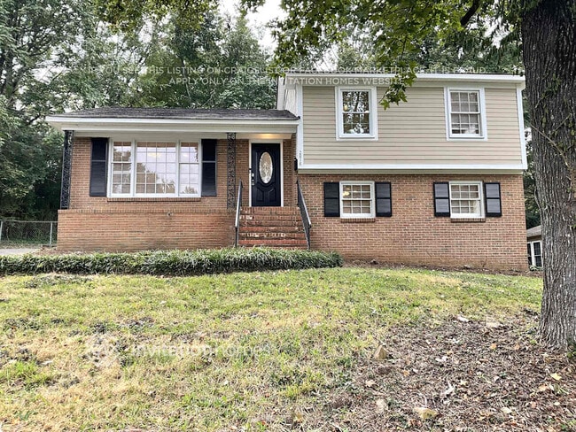 Building Photo - 2818 Archdale Dr