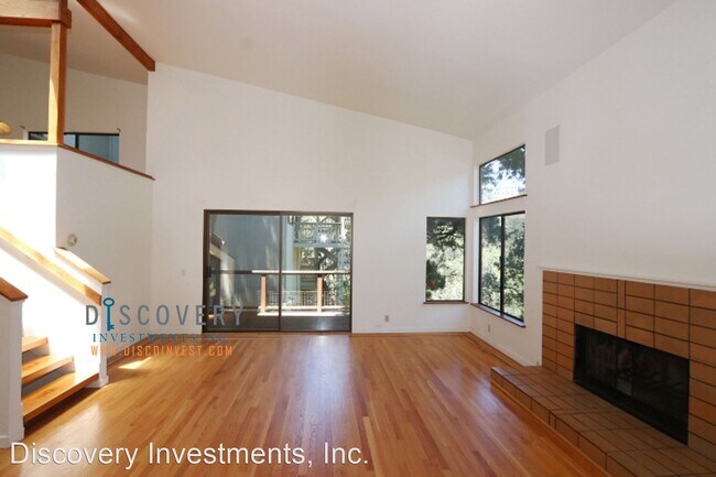 Building Photo - 4 br, 2.5 bath House - 5635 Merriewood Dr.