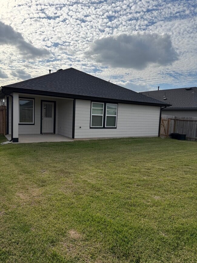 Building Photo - 31138 Delamere Turn Trial