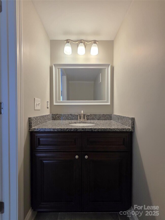 Foto del edificio - 420 Balfour Dr