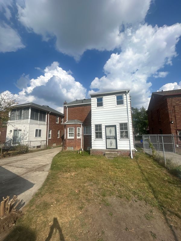Foto del edificio - 18293 Littlefield St