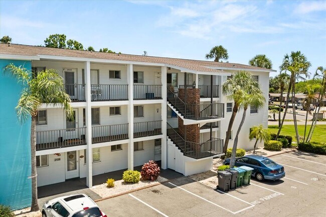 Foto del edificio - 2425 Flamingo Blvd