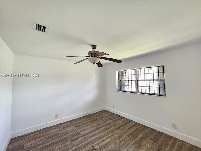 Foto del edificio - 2119 NW 64th St