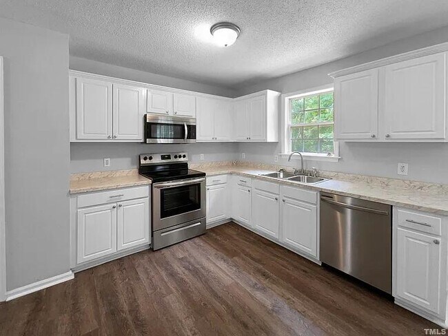 Building Photo - 338 Spearhead Pl