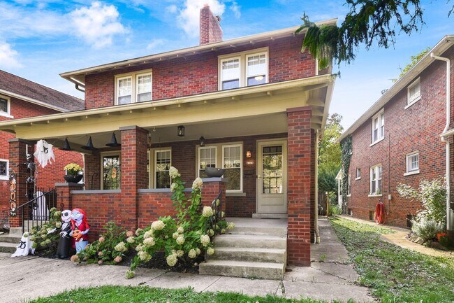 Foto del edificio - 1111 Northwest Blvd