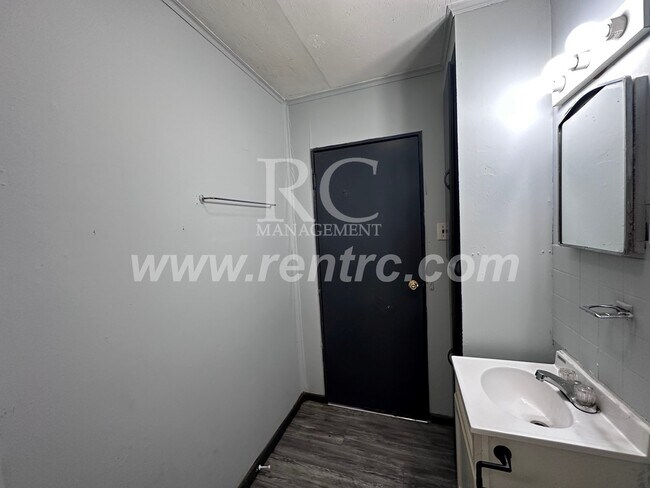 Foto del edificio - 605 Pixley-